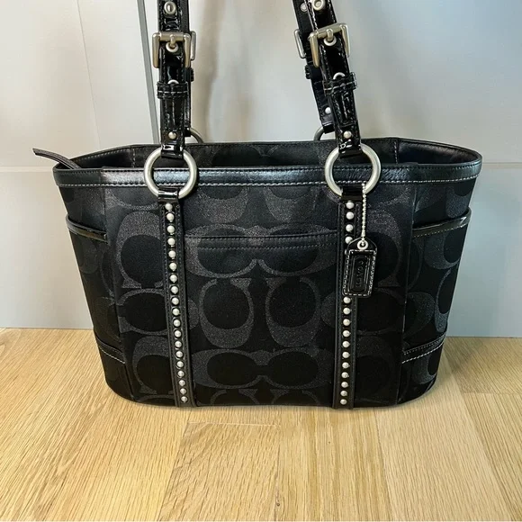 COACH Purse Black Medium F12853 Bag. - Picture 6 of 7